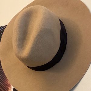 Ladies Tan Hat